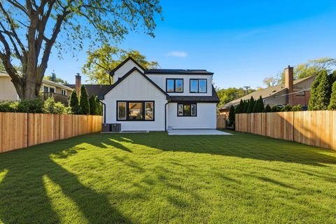Tiny photo for 1100 Lois Avenue, Park Ridge, IL 60068 (MLS # 12647438)