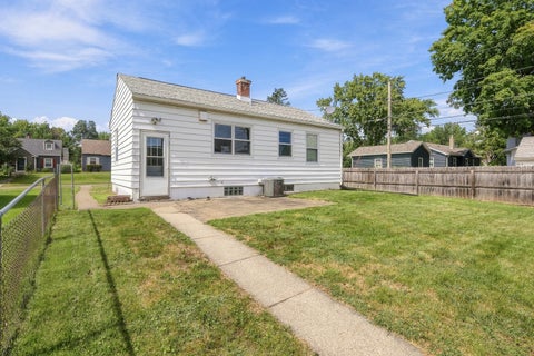Tiny photo for 2329 Frances Place, Davenport, IA 52804 (MLS # 12753520)