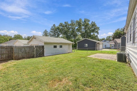 Tiny photo for 2329 Frances Place, Davenport, IA 52804 (MLS # 12753520)