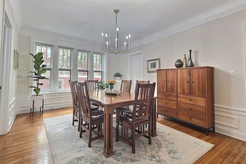 Tiny photo for 300 N Oak Park Avenue #1, Oak Park, IL 60302 (MLS # 12492762)