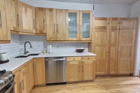 Tiny photo for 300 N Oak Park Avenue #1, Oak Park, IL 60302 (MLS # 12492762)