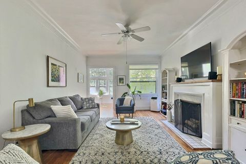 Tiny photo for 300 N Oak Park Avenue #1, Oak Park, IL 60302 (MLS # 12492762)