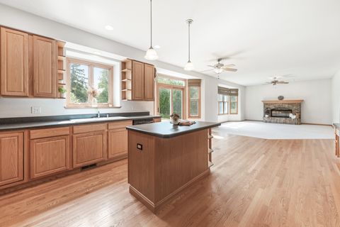 Tiny photo for 185 W Hickory Road, Lombard, IL 60148 (MLS # 12466202)