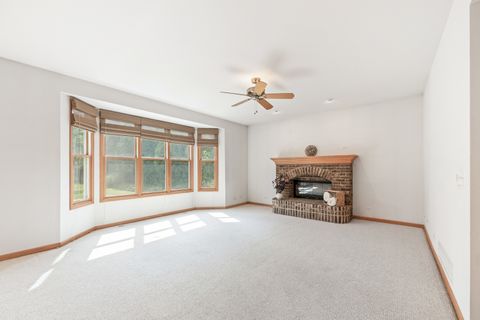 Tiny photo for 185 W Hickory Road, Lombard, IL 60148 (MLS # 12466202)
