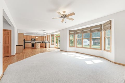 Tiny photo for 185 W Hickory Road, Lombard, IL 60148 (MLS # 12466202)