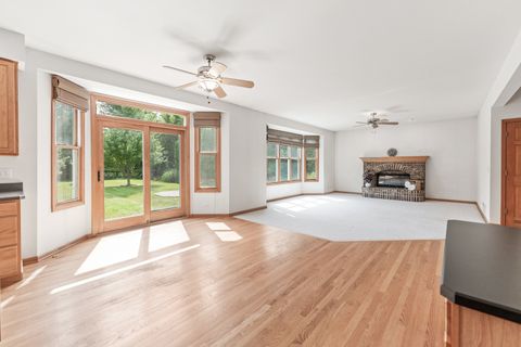 Tiny photo for 185 W Hickory Road, Lombard, IL 60148 (MLS # 12466202)