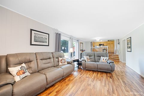 Tiny photo for 15229 Bunker Drive, Orland Park, IL 60462 (MLS # 12487045)