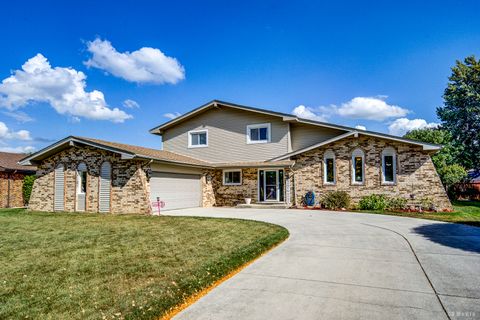 Photo of 15229 Bunker Drive, Orland Park, IL 60462 (MLS # 12487045) Photo of 15229 Bunker Drive, Orland Park, IL 60462 (MLS # 12487045)