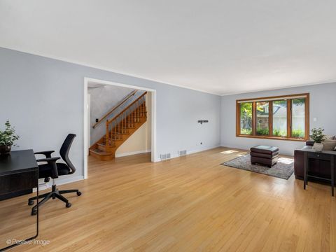 Tiny photo for 113 N Oak Street, Elmhurst, IL 60126 (MLS # 12688342)