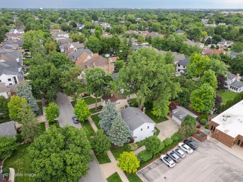 Tiny photo for 113 N Oak Street, Elmhurst, IL 60126 (MLS # 12688342)