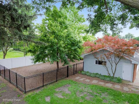 Tiny photo for 113 N Oak Street, Elmhurst, IL 60126 (MLS # 12688342)