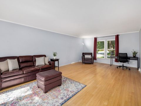 Tiny photo for 113 N Oak Street, Elmhurst, IL 60126 (MLS # 12688342)