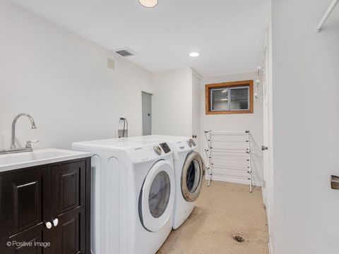 Tiny photo for 113 N Oak Street, Elmhurst, IL 60126 (MLS # 12688342)
