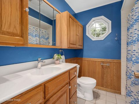 Tiny photo for 113 N Oak Street, Elmhurst, IL 60126 (MLS # 12688342)