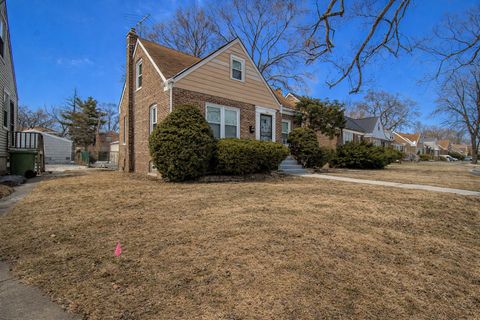Tiny photo for 212 E 142nd Place, Dolton, IL 60419 (MLS # 12566807)