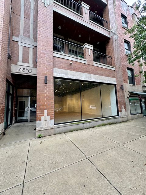 4835 N Damen Avenue Chicago IL 60625