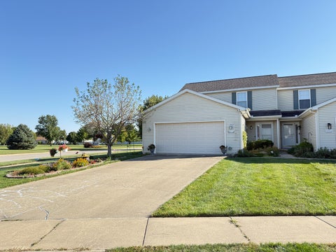 Photo of 3901 Balmoral Drive, Champaign, IL 61822 (MLS # 12782105)
