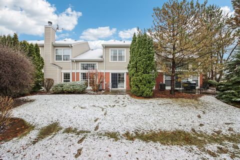 Tiny photo for 808 Old Checker Road, Buffalo Grove, IL 60089 (MLS # 12575200)