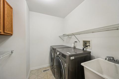 Tiny photo for 808 Old Checker Road, Buffalo Grove, IL 60089 (MLS # 12575200)