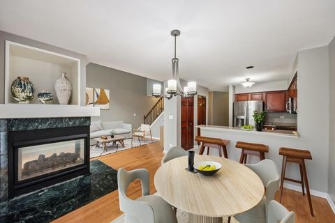 Tiny photo for 808 Old Checker Road, Buffalo Grove, IL 60089 (MLS # 12575200)