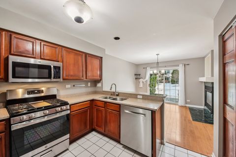 Tiny photo for 808 Old Checker Road, Buffalo Grove, IL 60089 (MLS # 12575200)