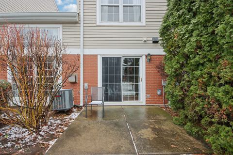 Tiny photo for 808 Old Checker Road, Buffalo Grove, IL 60089 (MLS # 12575200)