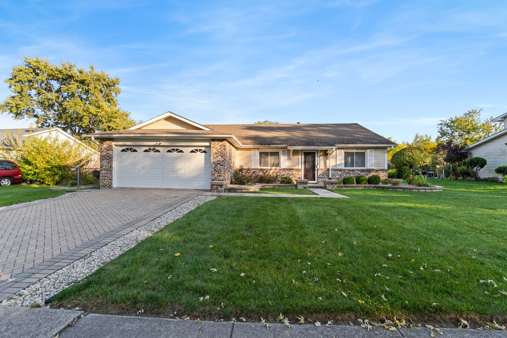 Photo for 111 Deerpath Road, Matteson, IL 60443 (MLS # 12501534)