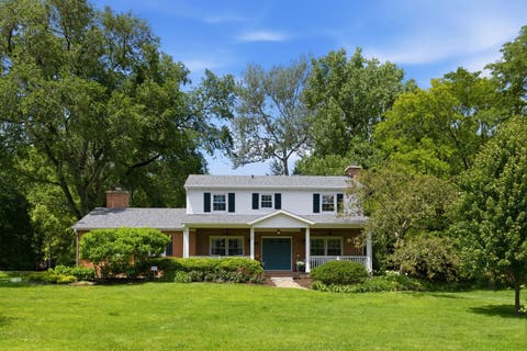 Photo of 228 Stratford Lane, Inverness, IL 60010 (MLS # 12681547)
