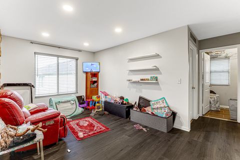 Tiny photo for 13051 Bucksburn Court, Beach Park, IL 60083 (MLS # 12435622)