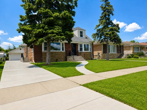 Tiny photo for 4727 N Newcastle Avenue, Harwood Heights, IL 60706 (MLS # 12679190)