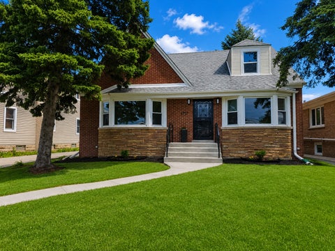 Tiny photo for 4727 N Newcastle Avenue, Harwood Heights, IL 60706 (MLS # 12679190)