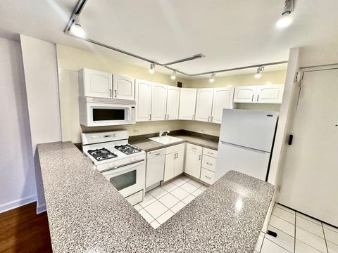 Tiny photo for 1960 N Lincoln Park West Avenue #402, Chicago, IL 60614 (MLS # 12524883)