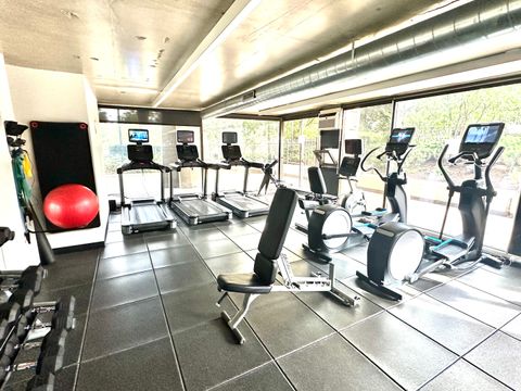 Tiny photo for 1960 N Lincoln Park West Avenue #402, Chicago, IL 60614 (MLS # 12524883)