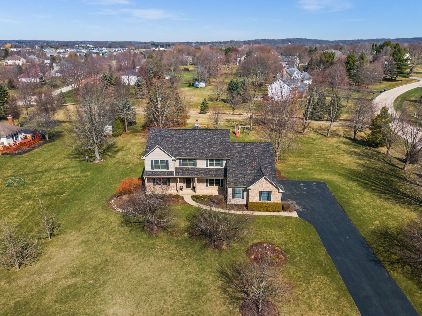 39W228 W Hilltop Drive