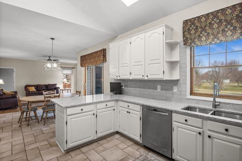 Tiny photo for 39W228 W Hilltop Drive, St. Charles, IL 60175 (MLS # 12598516)