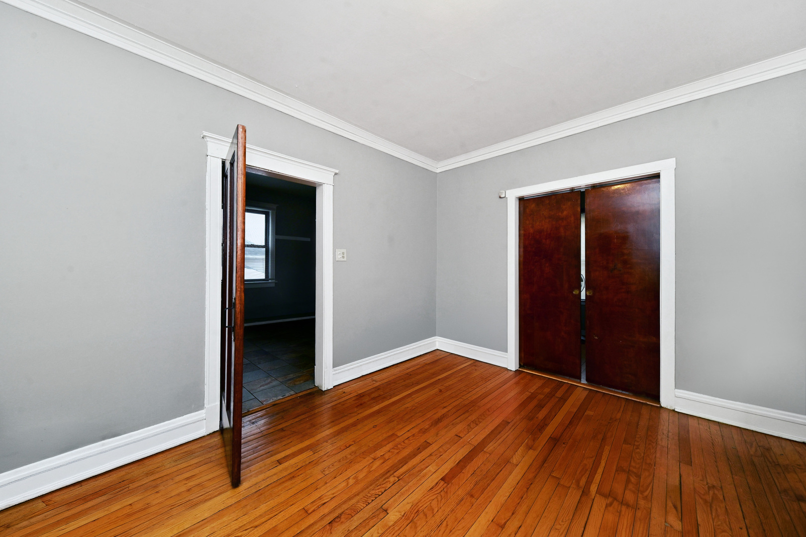 7347 S Calumet Avenue