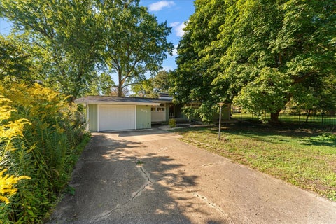 Tiny photo for 507 E Sunnycrest Court, Urbana, IL 61801 (MLS # 12754716)