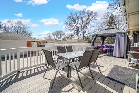 Tiny photo for 661 W Saint Aubin Drive, Addison, IL 60101 (MLS # 12614296)