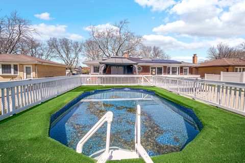 Tiny photo for 661 W Saint Aubin Drive, Addison, IL 60101 (MLS # 12614296)