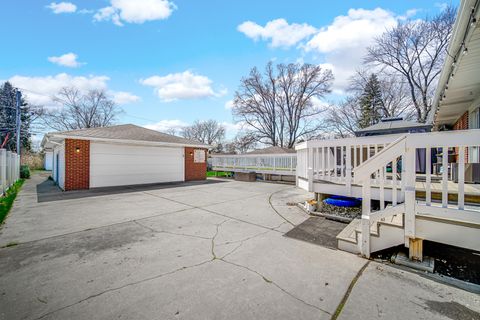 Tiny photo for 661 W Saint Aubin Drive, Addison, IL 60101 (MLS # 12614296)