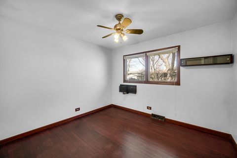 Tiny photo for 661 W Saint Aubin Drive, Addison, IL 60101 (MLS # 12614296)