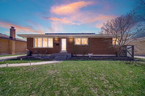 Photo of 661 W Saint Aubin Drive, Addison, IL 60101 (MLS # 12614296)