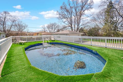 Tiny photo for 661 W Saint Aubin Drive, Addison, IL 60101 (MLS # 12614296)