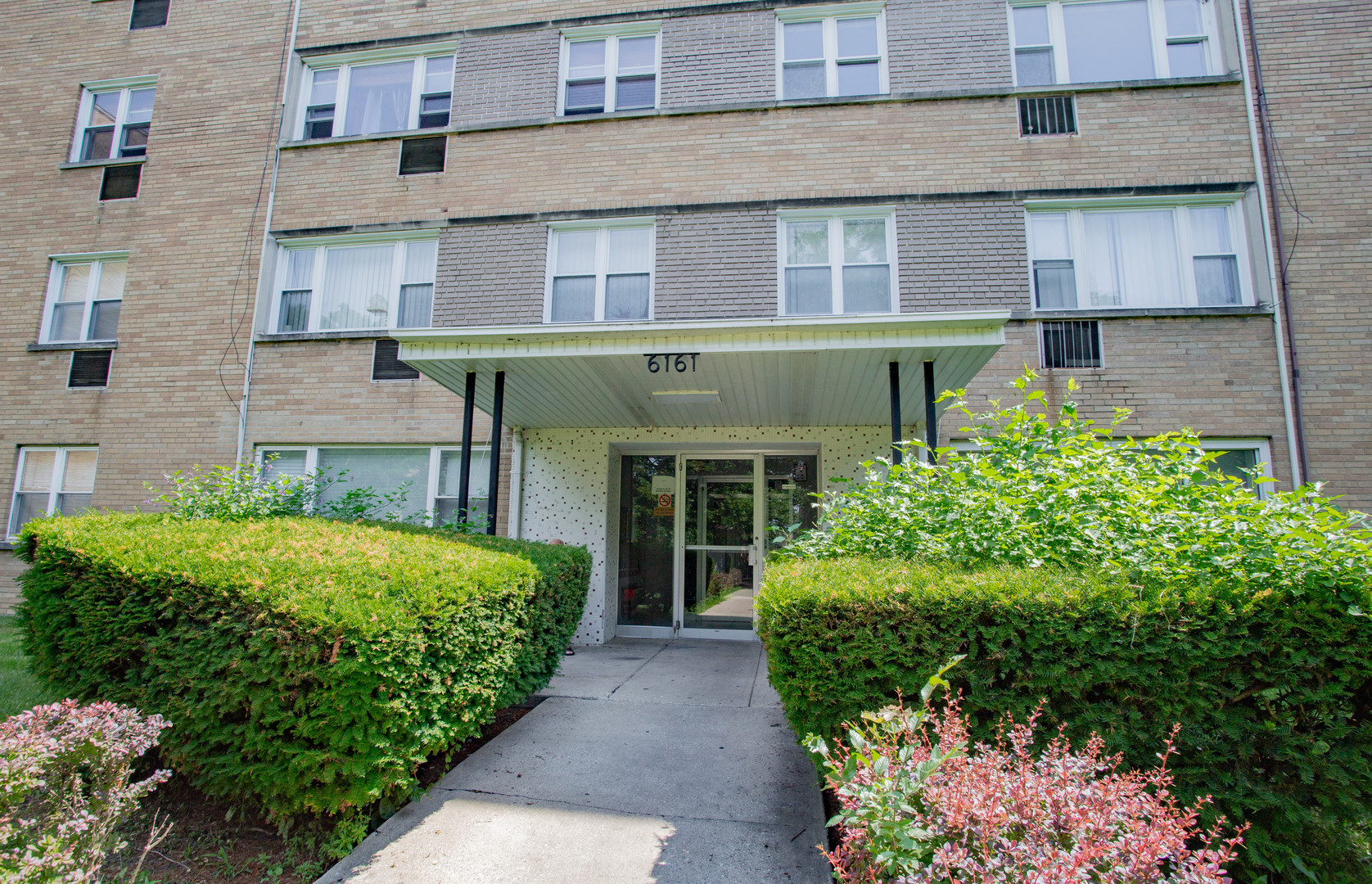 6161 N Hoyne Avenue 308