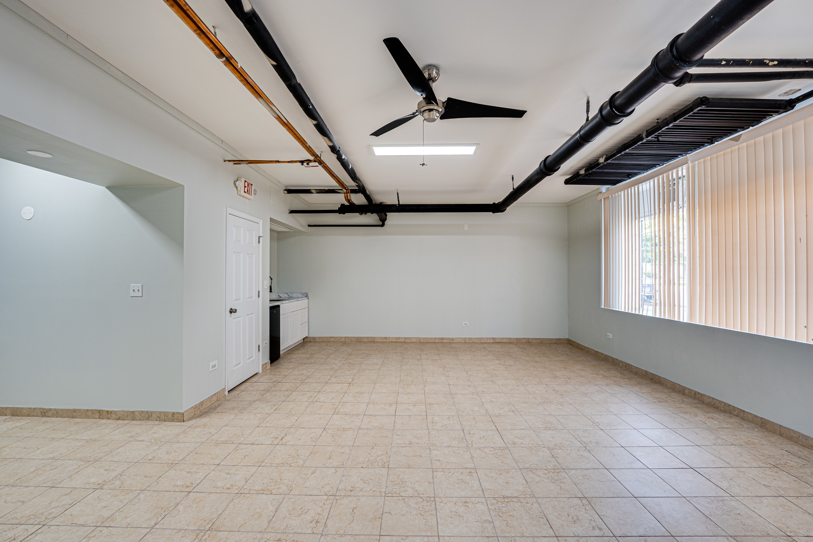 2415 W Pratt Boulevard C1