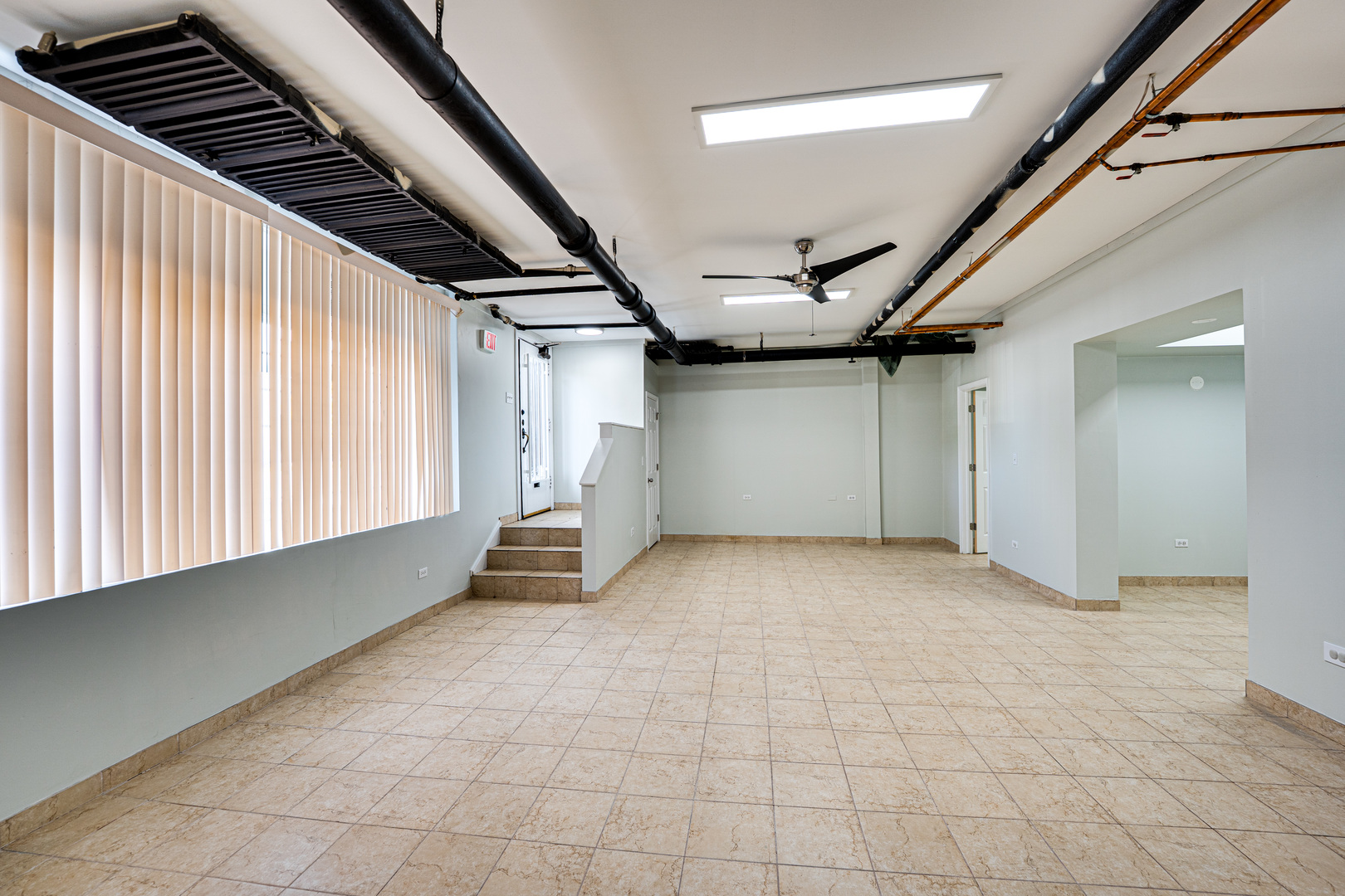 2415 W Pratt Boulevard C1