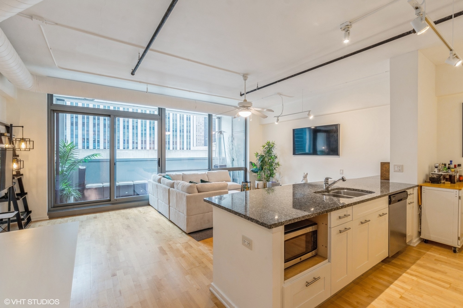 240 E Illinois Street 604