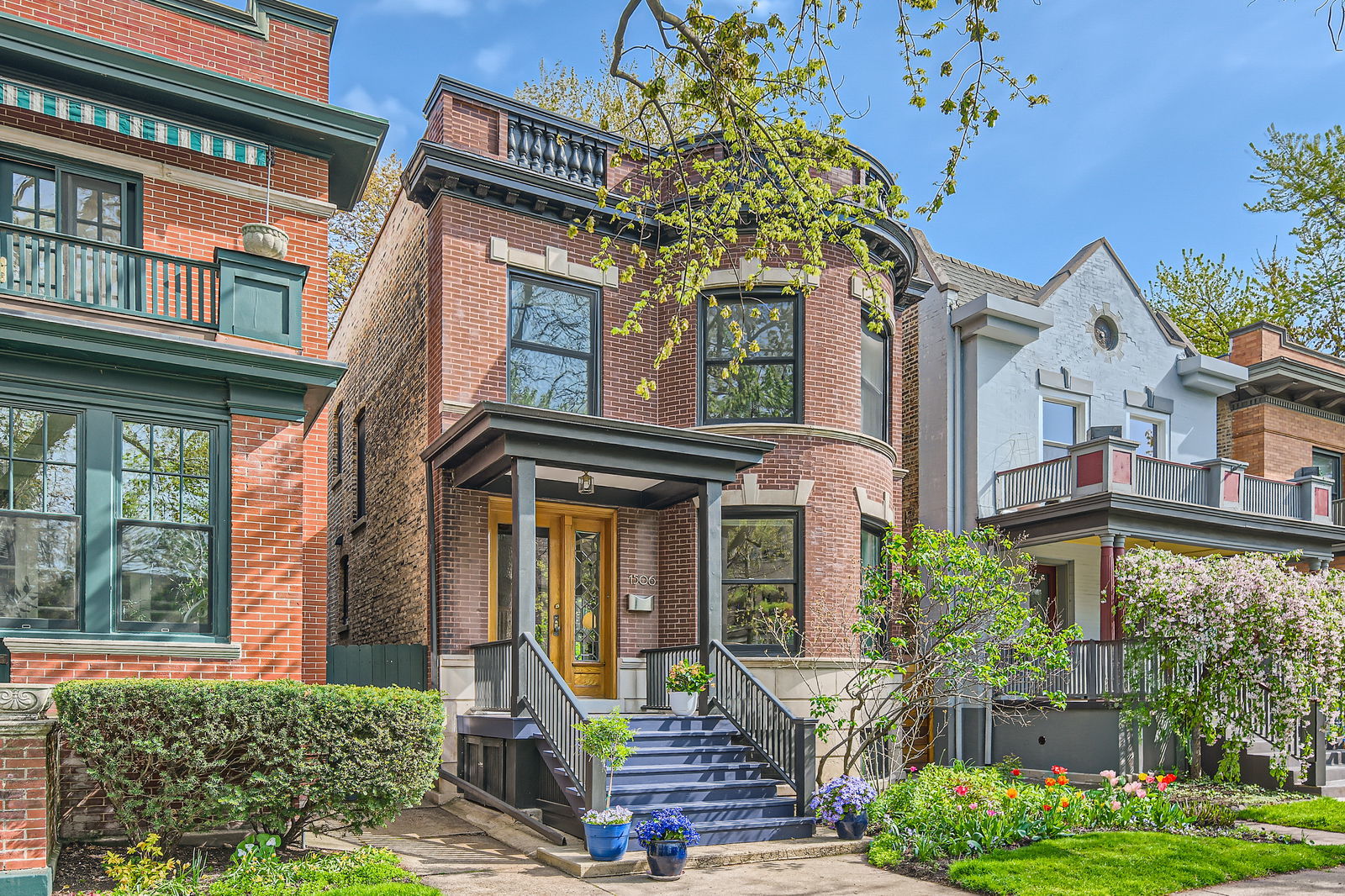 1506 W Sunnyside Avenue