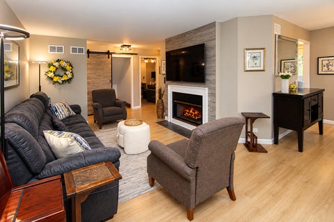 Tiny photo for 873 W Longmeadow Court, Lake Barrington, IL 60010 (MLS # 12771436)