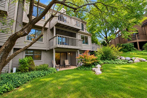 Tiny photo for 873 W Longmeadow Court, Lake Barrington, IL 60010 (MLS # 12771436)